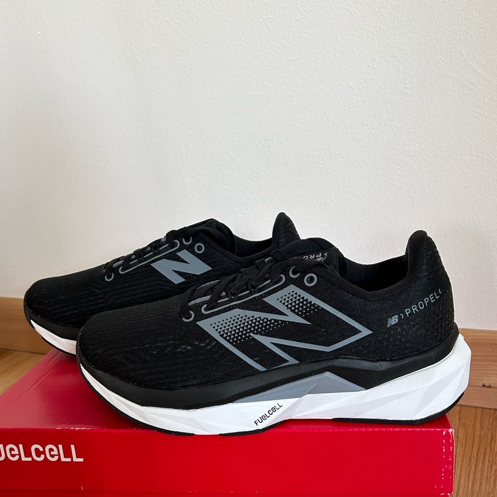 New Balance FuelCell Propel v5